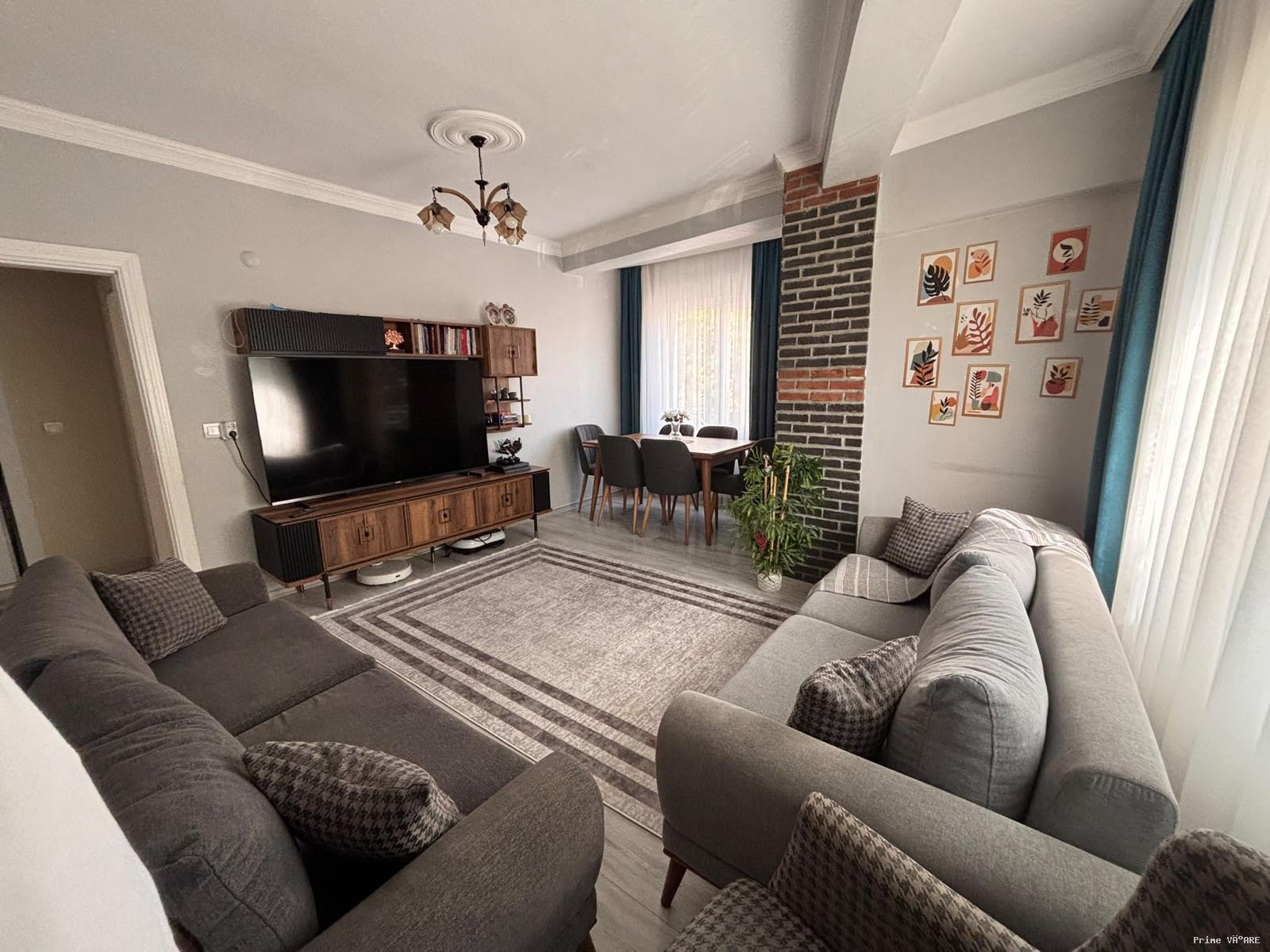 SİTE İÇERİSİNDE  MODERN DEKORASYONLU GENİŞ 2+1 KİLERLİ FIRSAT DAİRE